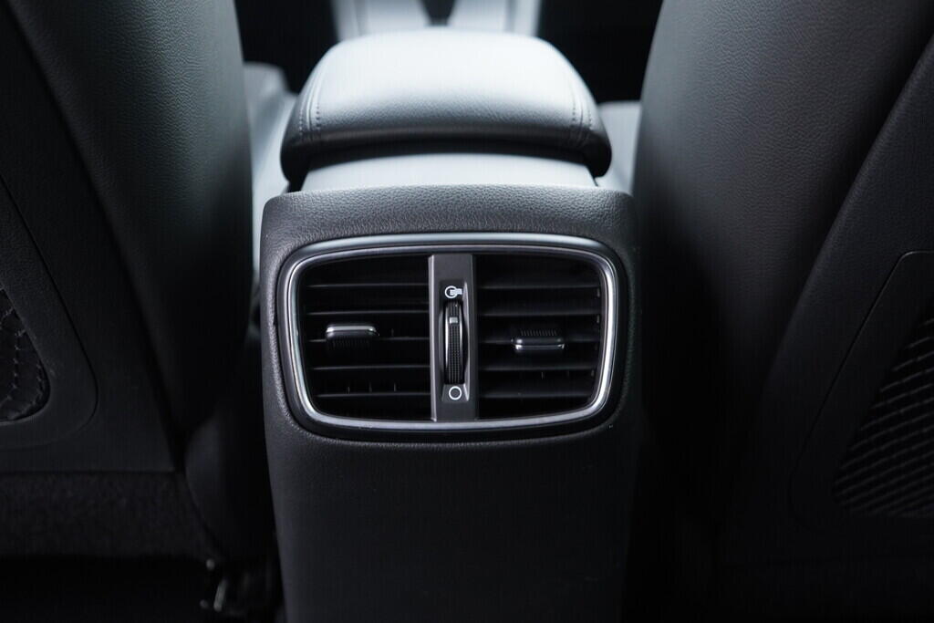 OV190V10357_35.webp_I30 Style 1.5  117 kW manuál, DPH