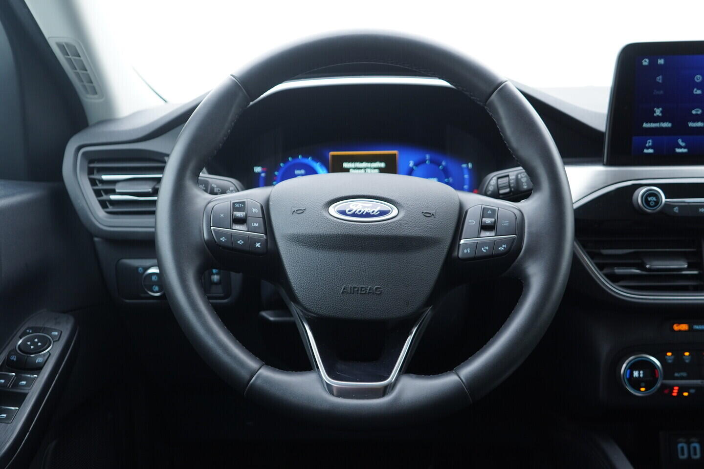 OV190V10358_26.webp_KUGA Titanium 1.5  88 kW automat