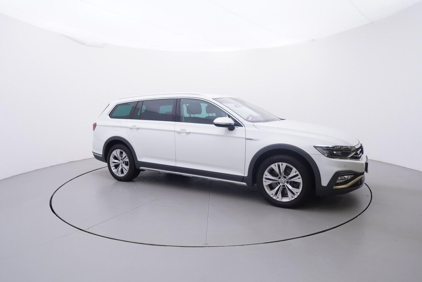OV190V10361_16.webp_PASSAT ALLTRACK  2.0 TSI 200 kW automat, DPH