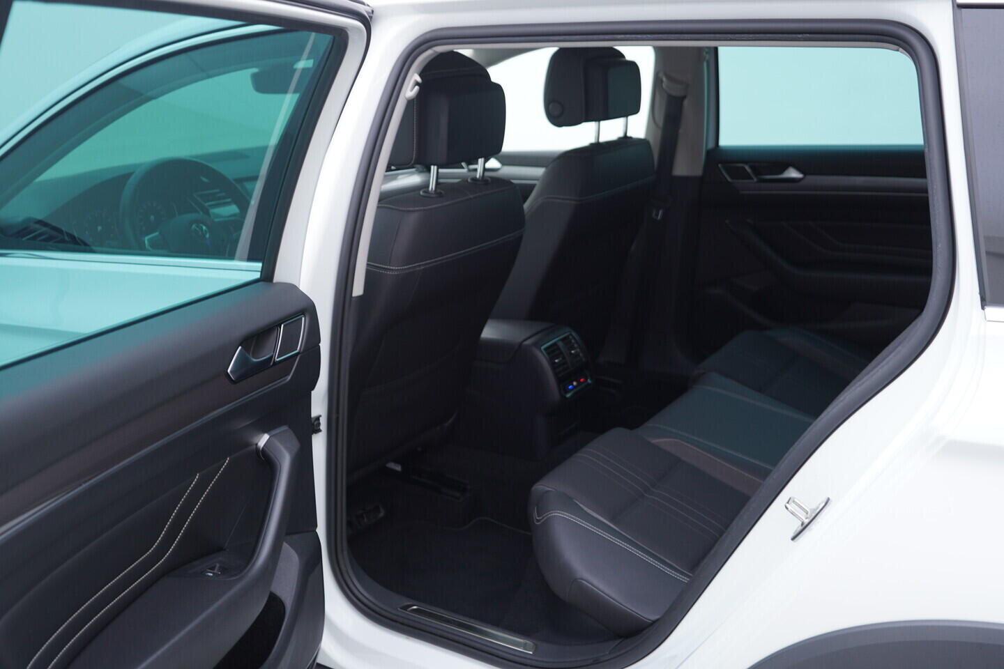 OV190V10361_37.webp_PASSAT ALLTRACK  2.0 TSI 200 kW automat, DPH