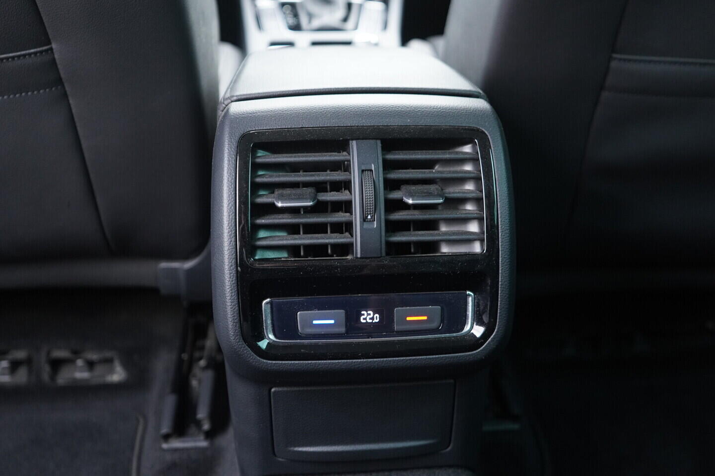 OV190V10361_38.webp_PASSAT ALLTRACK  2.0 TSI 200 kW automat, DPH