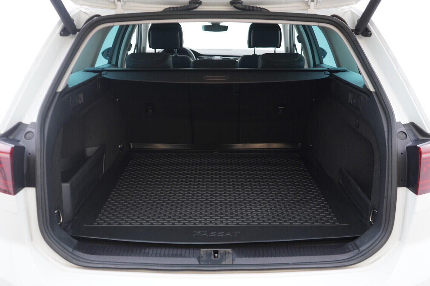 OV190V10361_41.webp_PASSAT ALLTRACK  2.0 TSI 200 kW automat, DPH