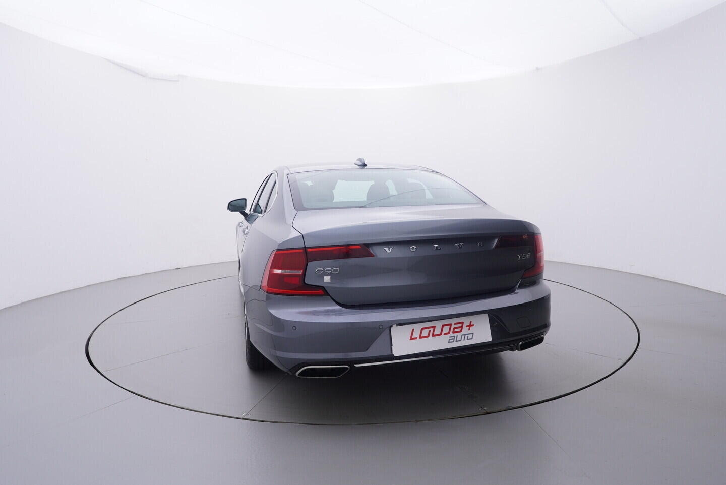 OV190V10362_13.webp_S90 Inscription 2.0  184 kW automat, DPH