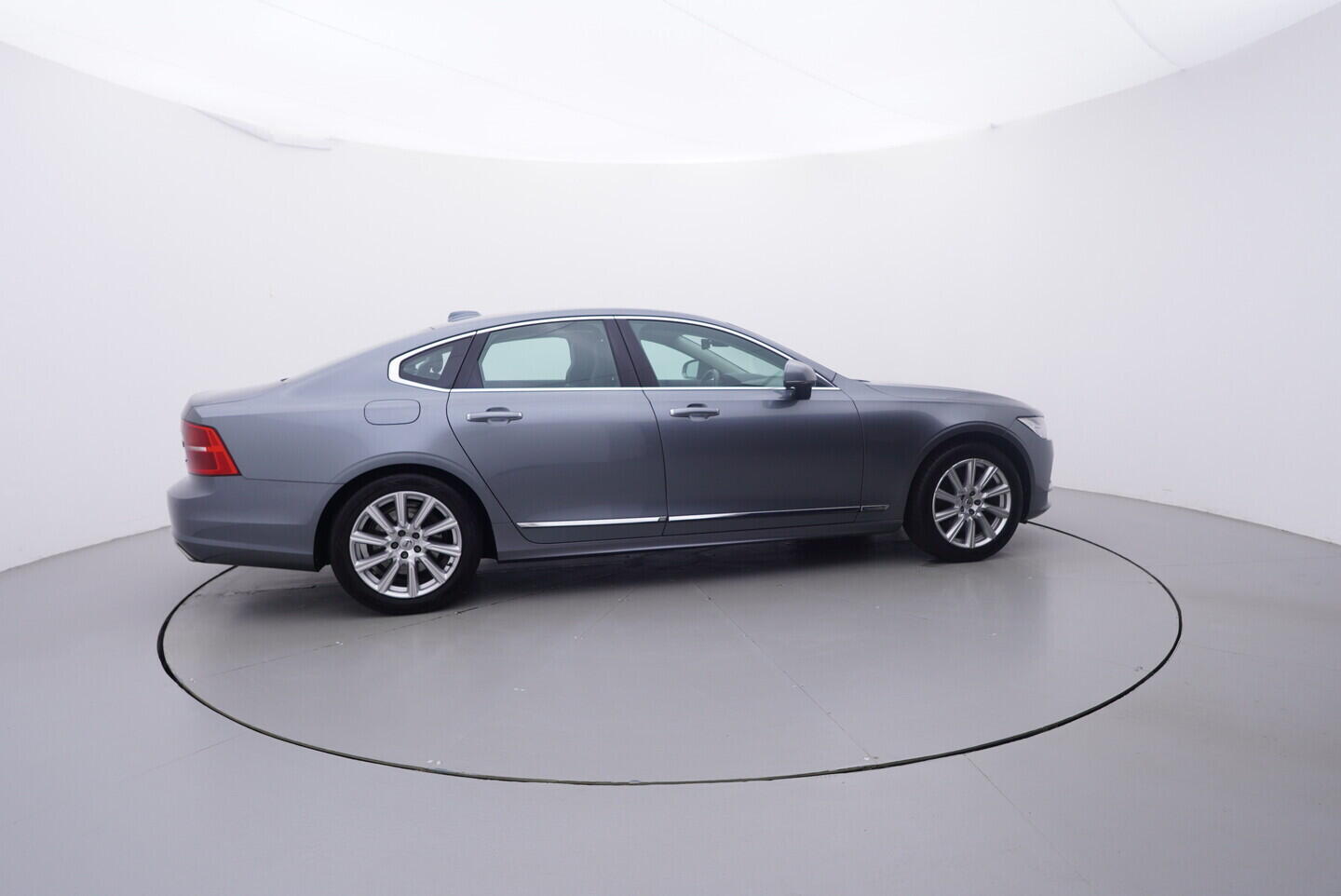 OV190V10362_15.webp_S90 Inscription 2.0  184 kW automat, DPH