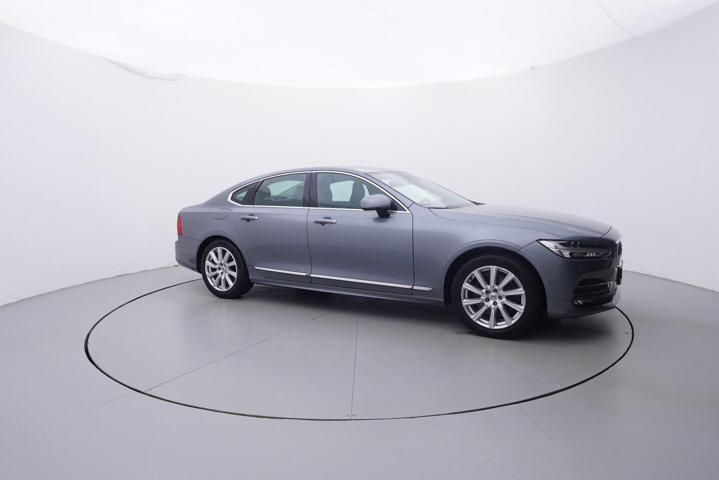 OV190V10362_16.webp_S90 Inscription 2.0  184 kW automat, DPH