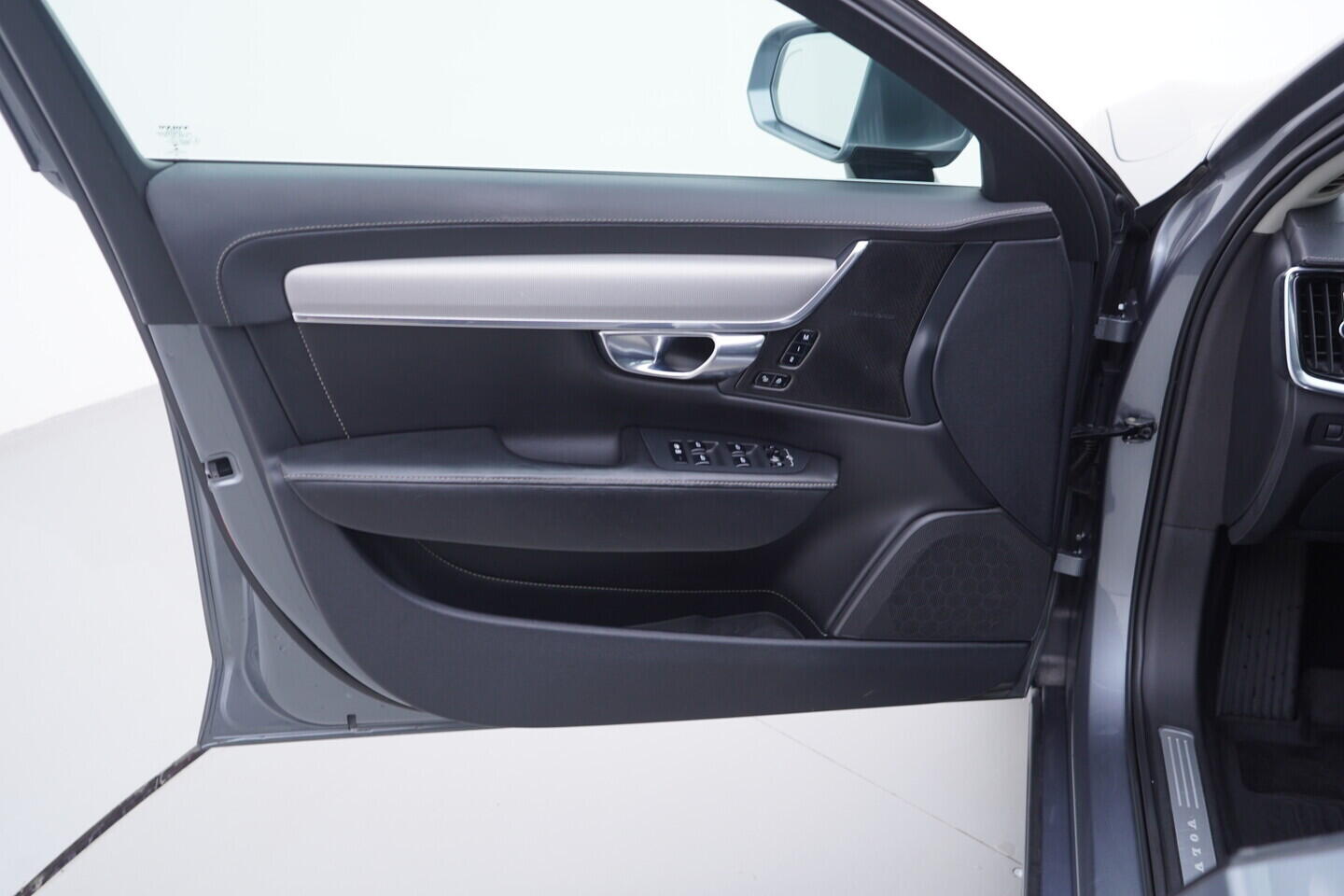 OV190V10362_19.webp_S90 Inscription 2.0  184 kW automat, DPH