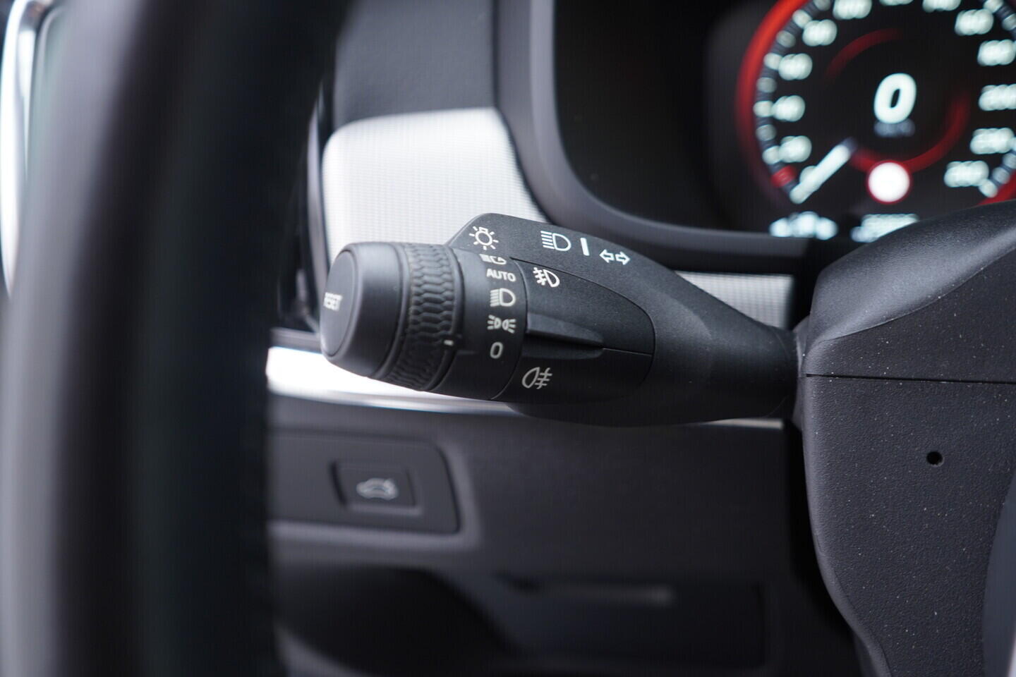 OV190V10362_25.webp_S90 Inscription 2.0  184 kW automat, DPH