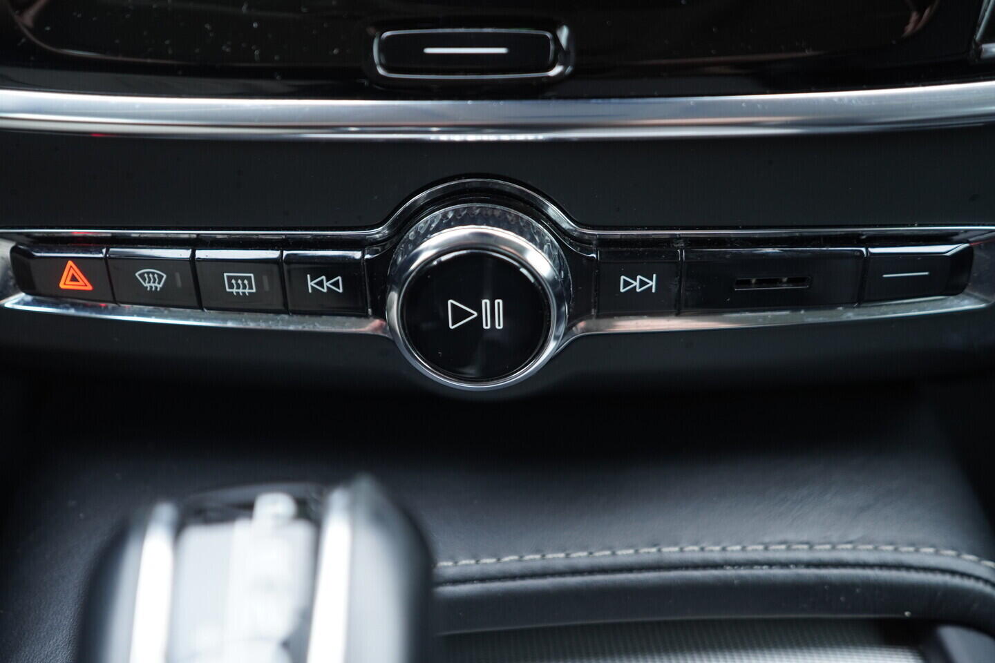 OV190V10362_35.webp_S90 Inscription 2.0  184 kW automat, DPH