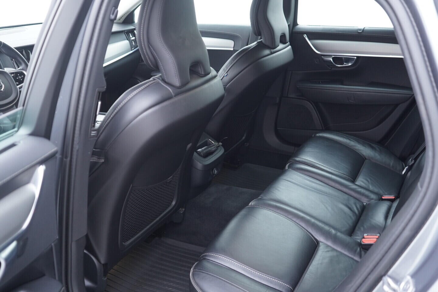 OV190V10362_38.webp_S90 Inscription 2.0  184 kW automat, DPH