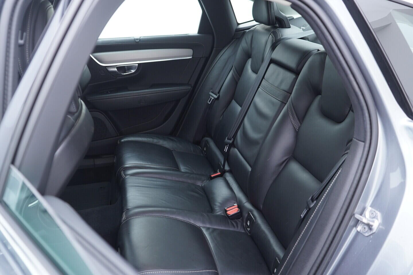 OV190V10362_39.webp_S90 Inscription 2.0  184 kW automat, DPH