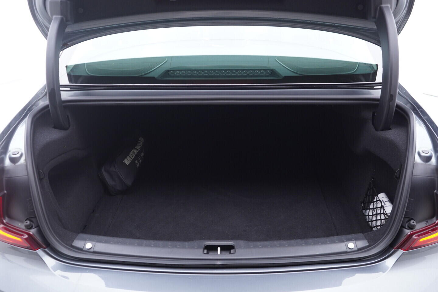 OV190V10362_40.webp_S90 Inscription 2.0  184 kW automat, DPH