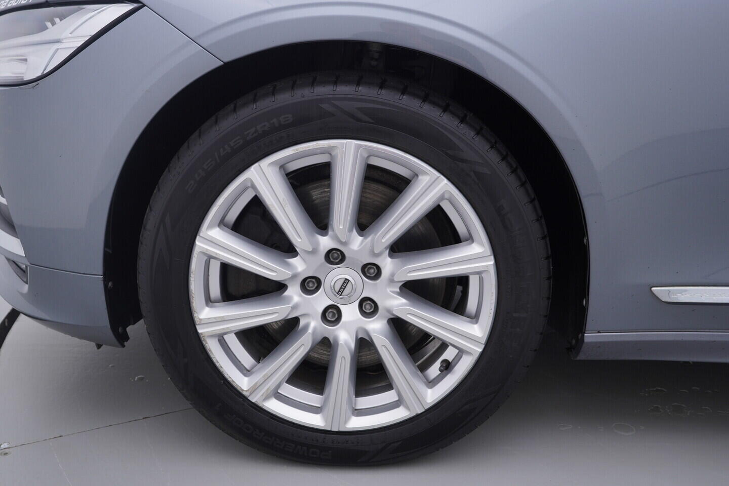 OV190V10362_42.webp_S90 Inscription 2.0  184 kW automat, DPH