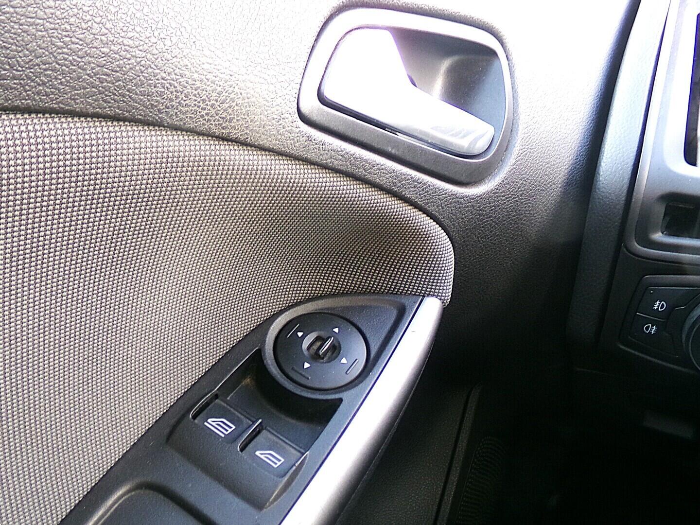 OV190V10367_21.webp_FOCUS Trend 1.6 TDI 70 kW manuál