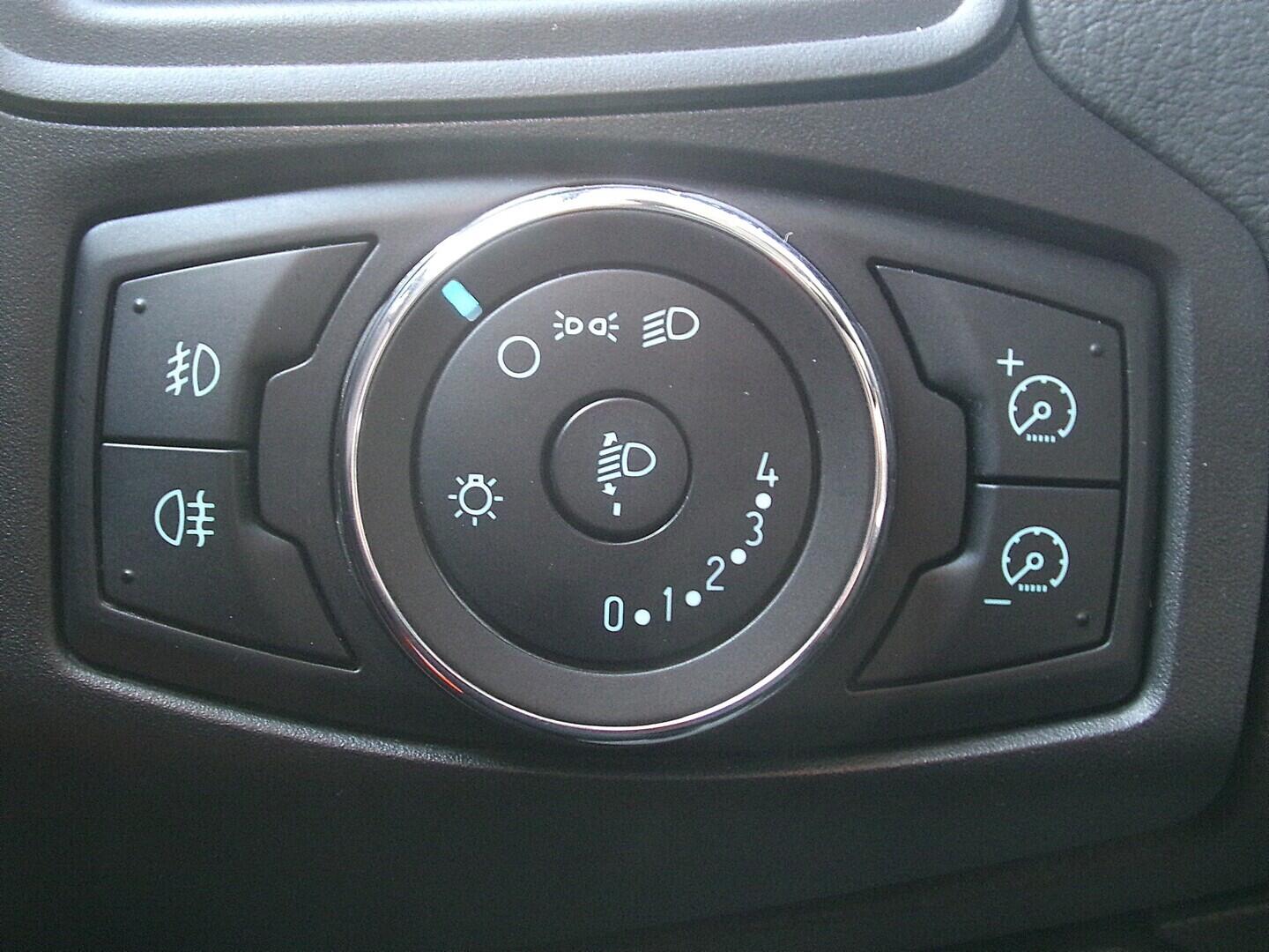 OV190V10367_22.webp_FOCUS Trend 1.6 TDI 70 kW manuál