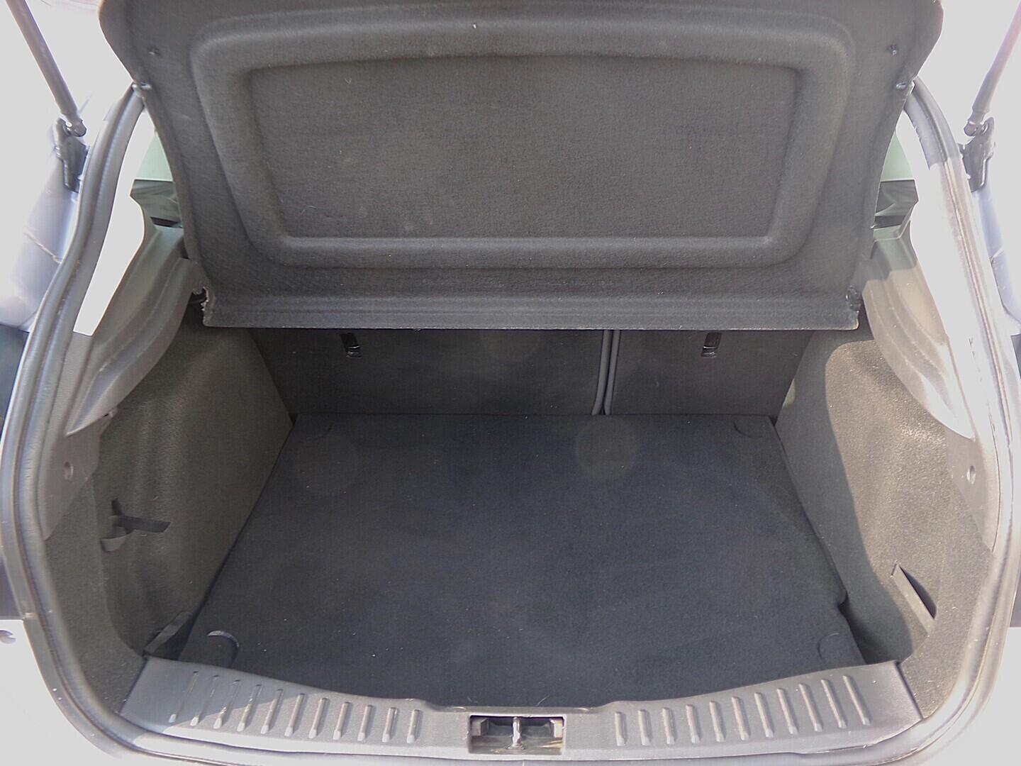 OV190V10367_31.webp_FOCUS Trend 1.6 TDI 70 kW manuál