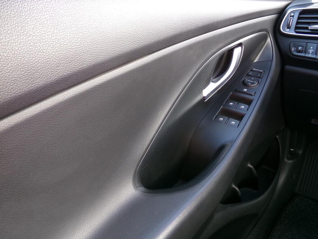 OV190V10369_21.webp_I30  1.0 T-GDi 88 kW manuál, DPH