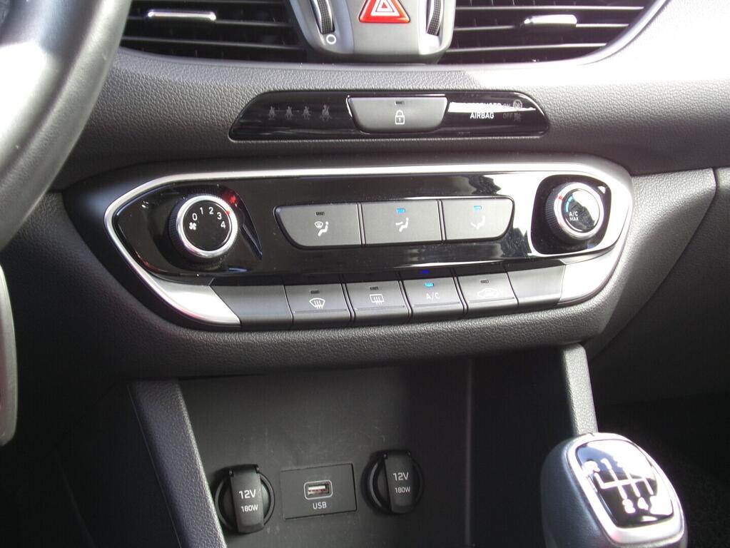 OV190V10369_28.webp_I30  1.0 T-GDi 88 kW manuál, DPH