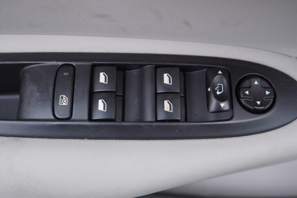 OV190V10371_20.webp_C4  1.6 VTi 88 kW manuál