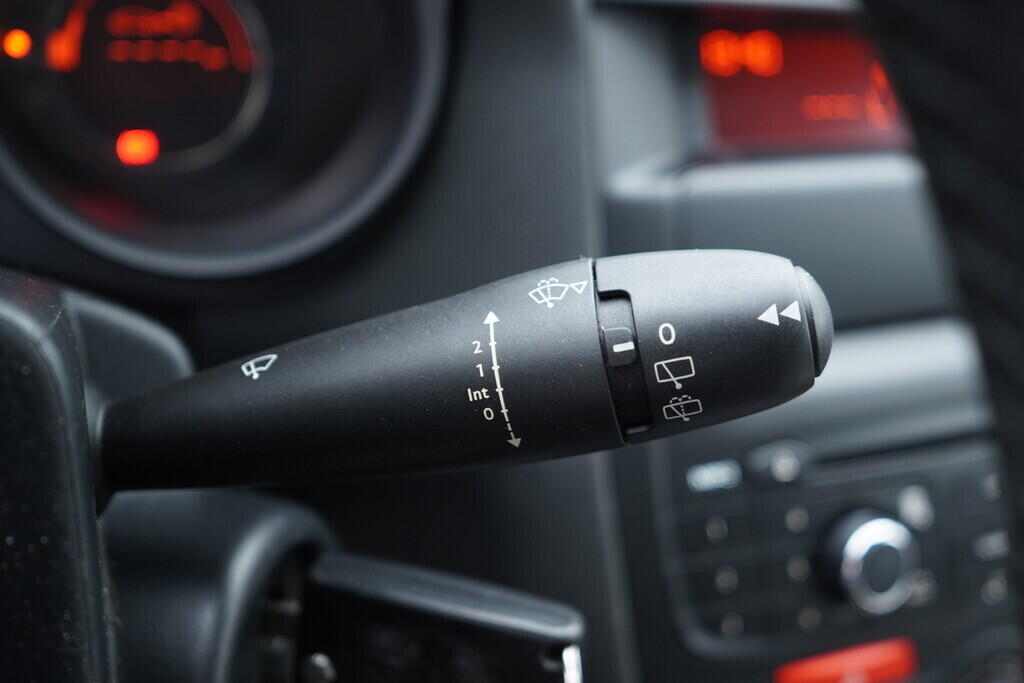 OV190V10371_24.webp_C4  1.6 VTi 88 kW manuál