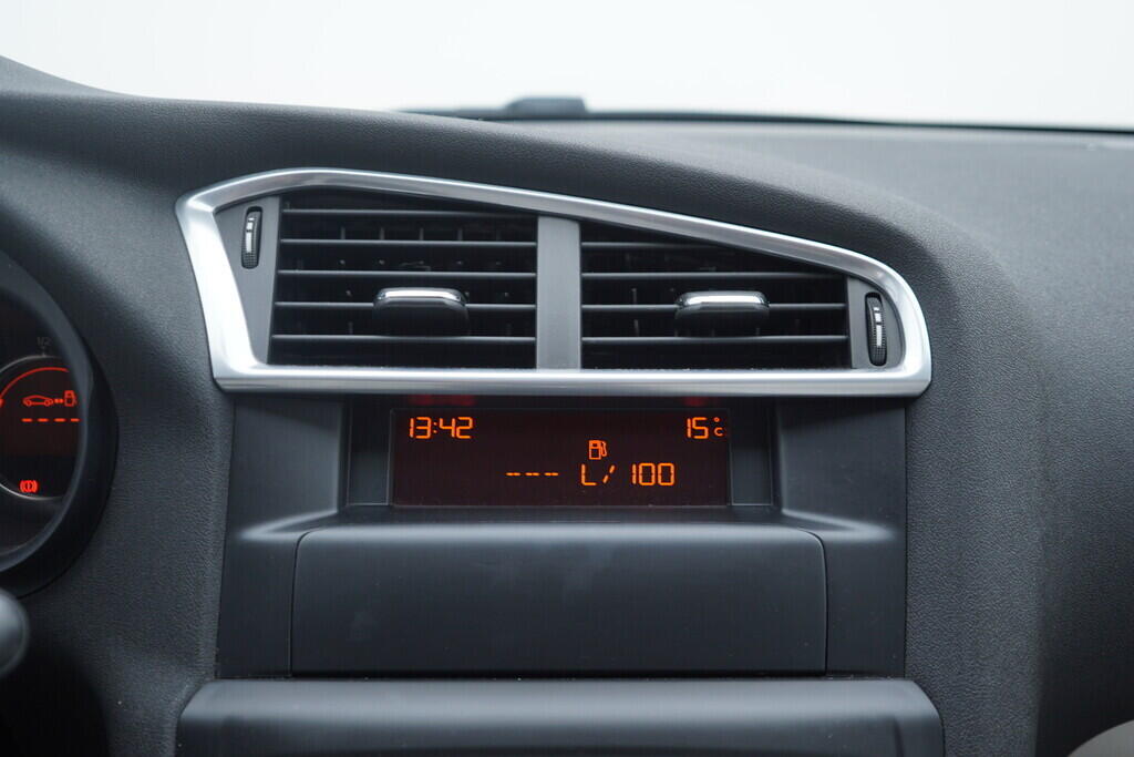 OV190V10371_27.webp_C4  1.6 VTi 88 kW manuál