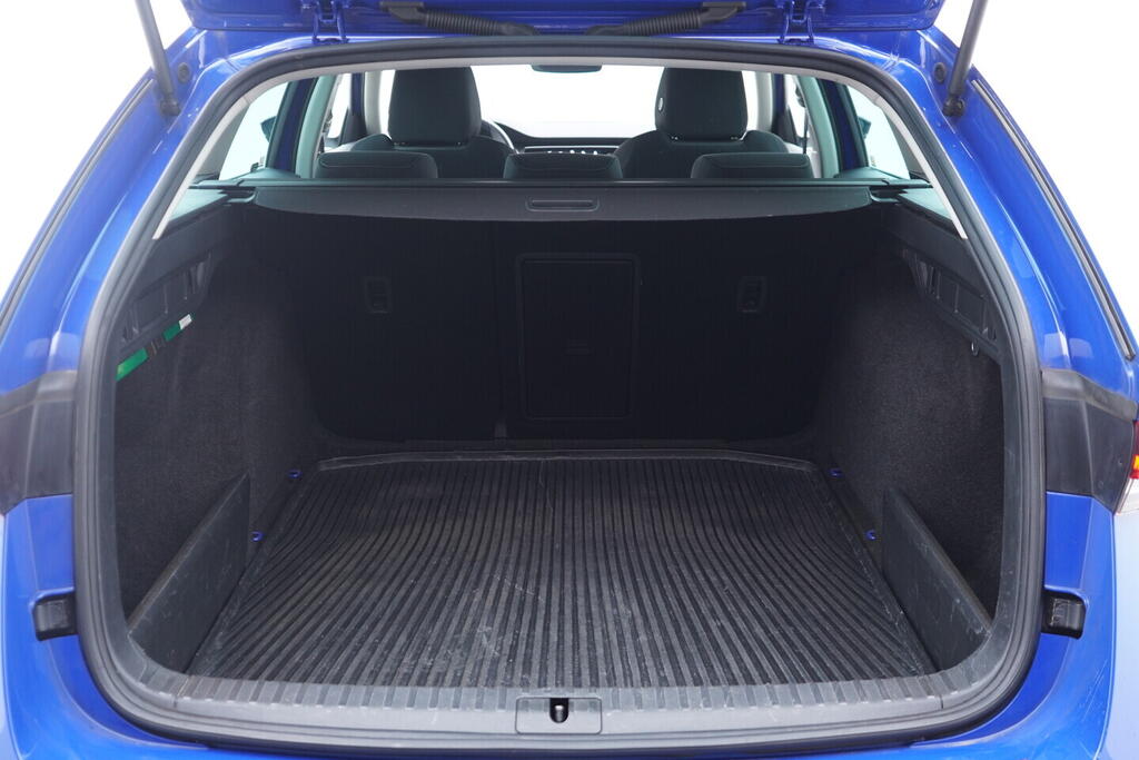 OV190V10374_37.webp_OCTAVIA Ambition 2.0 TDI 85 kW manuál, DPH