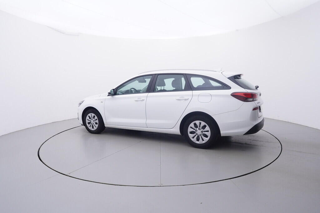 OV190V10375_12.webp_I30  1.5  81 kW manuál