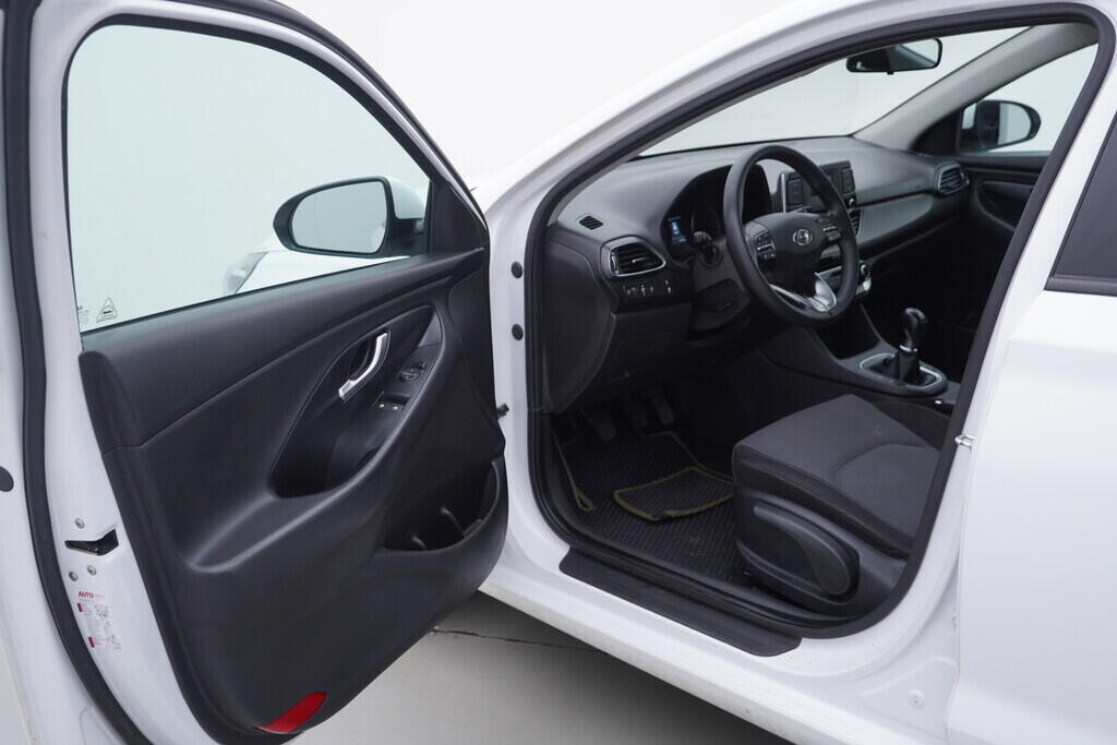 OV190V10375_18.webp_I30  1.5  81 kW manuál