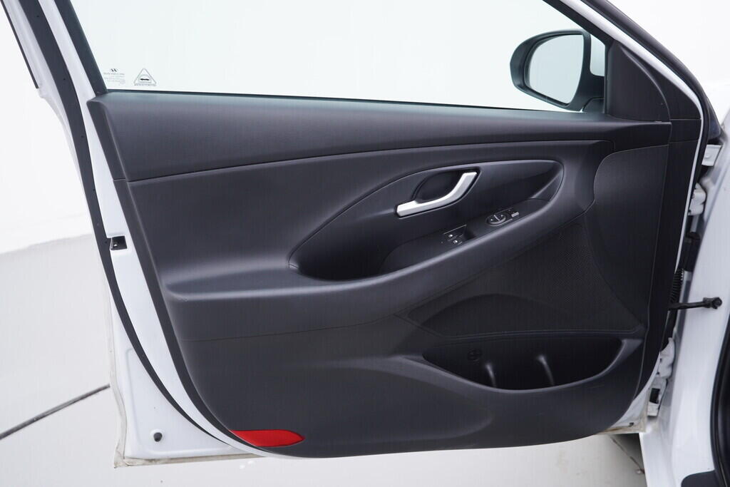 OV190V10375_19.webp_I30  1.5  81 kW manuál