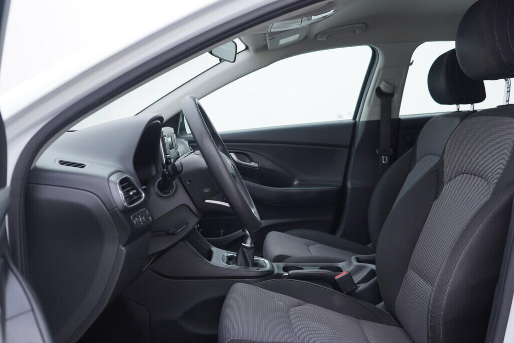 OV190V10375_22.webp_I30  1.5  81 kW manuál