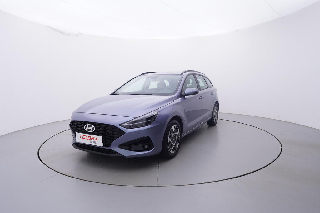 OV190V10378_10.webp_I30 Smart 1.5  70 kW manuál, DPH