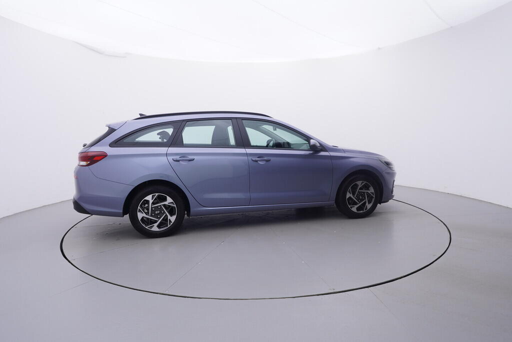 OV190V10378_15.webp_I30 Smart 1.5  70 kW manuál, DPH