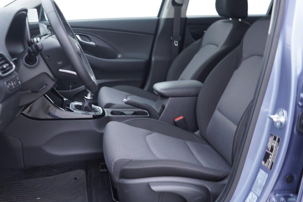 OV190V10378_22.webp_I30 Smart 1.5  70 kW manuál, DPH