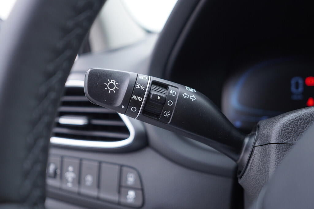 OV190V10378_23.webp_I30 Smart 1.5  70 kW manuál, DPH