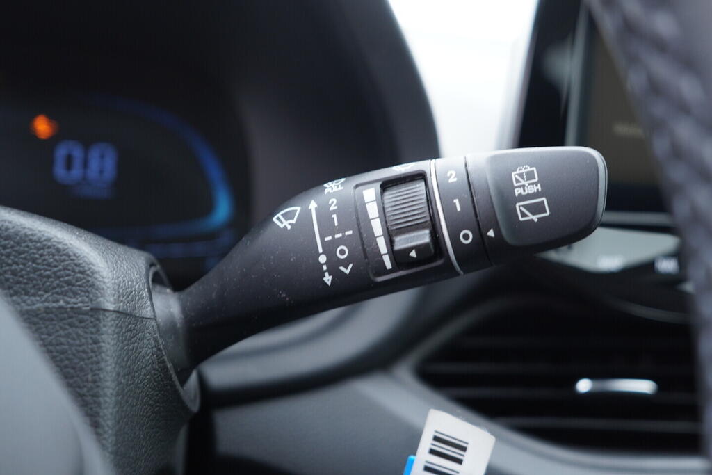 OV190V10378_24.webp_I30 Smart 1.5  70 kW manuál, DPH