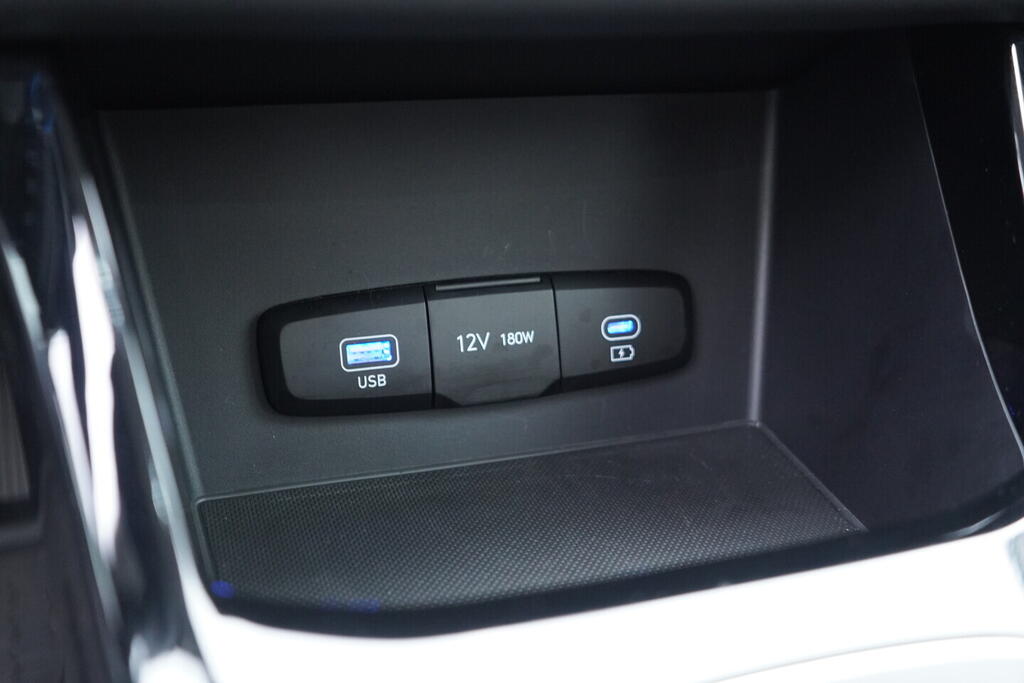 OV190V10378_33.webp_I30 Smart 1.5  70 kW manuál, DPH