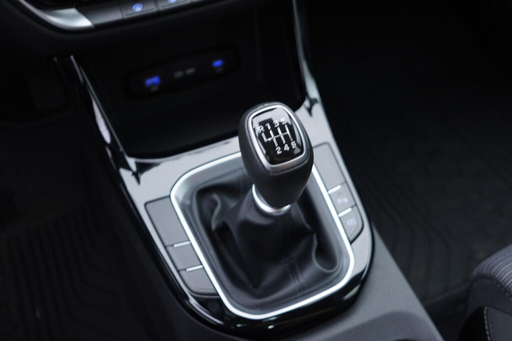 OV190V10378_34.webp_I30 Smart 1.5  70 kW manuál, DPH