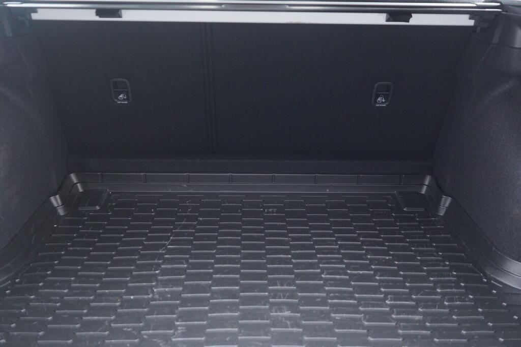 OV190V10378_37.webp_I30 Smart 1.5  70 kW manuál, DPH