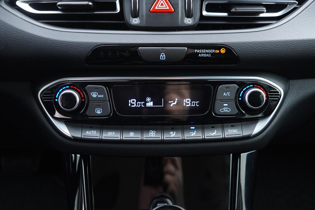 OV190V10379_33.webp_I30 Style 1.5  103 kW automat, DPH