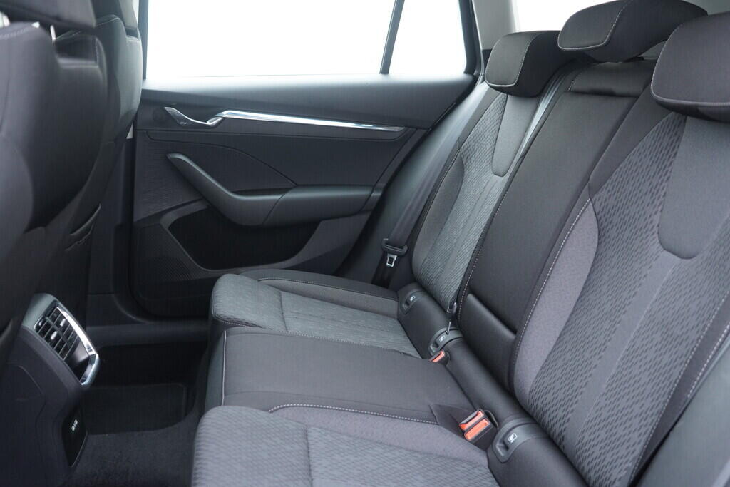 OV190V10383_36.webp_OCTAVIA Style 1.5 TSI 110 kW manuál, DPH