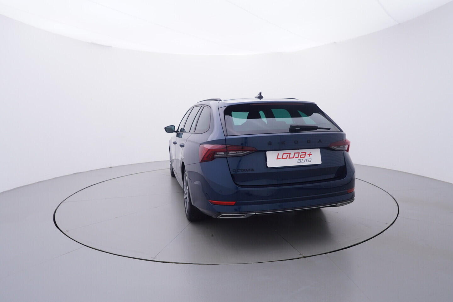 OV190V10387_13.webp_OCTAVIA SportLine 2.0 TDI 110 kW automat, DPH