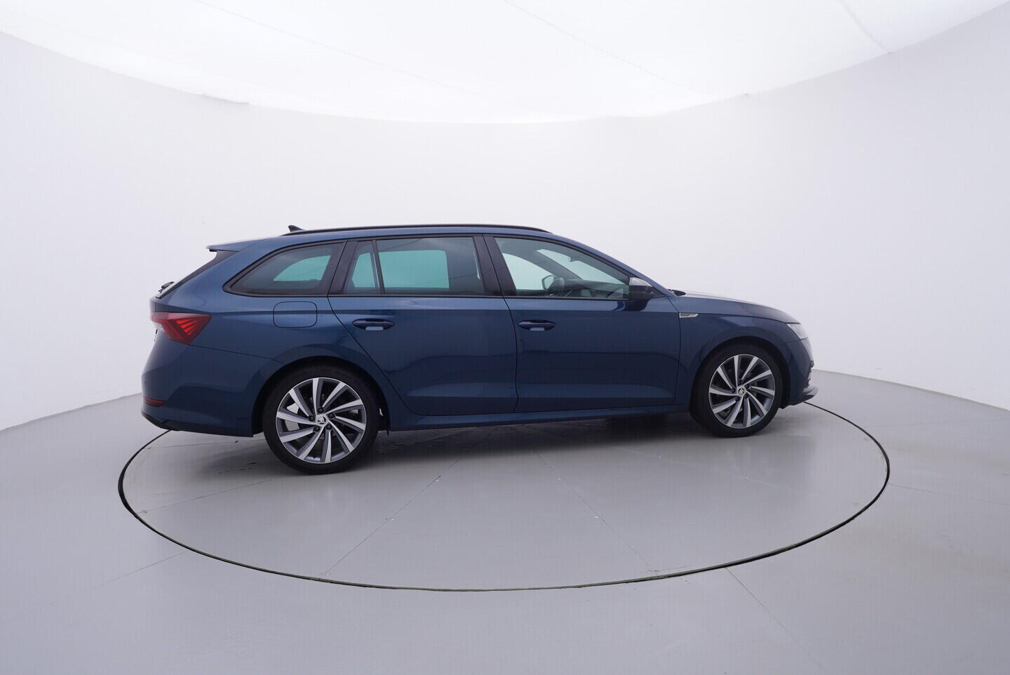 OV190V10387_15.webp_OCTAVIA SportLine 2.0 TDI 110 kW automat, DPH