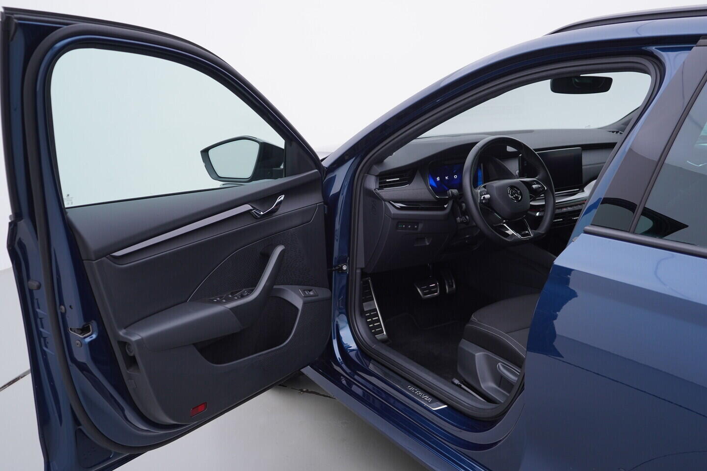 OV190V10387_18.webp_OCTAVIA SportLine 2.0 TDI 110 kW automat, DPH