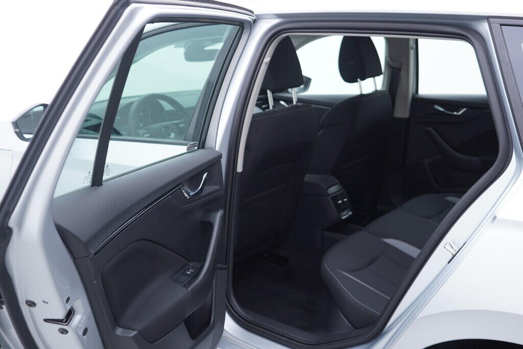 OV190V10391_33.webp_KAMIQ Selection 1.0 TSI 85 kW manuál, DPH