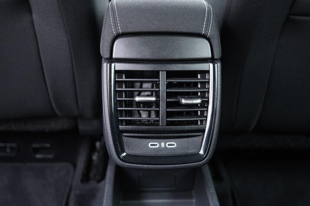 OV190V10391_34.webp_KAMIQ Selection 1.0 TSI 85 kW manuál, DPH