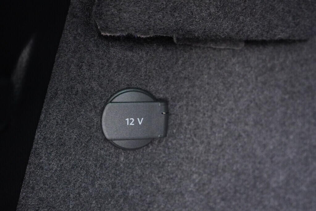 OV190V10397_41.webp_KAROQ  1.5 TSI 110 kW automat, DPH