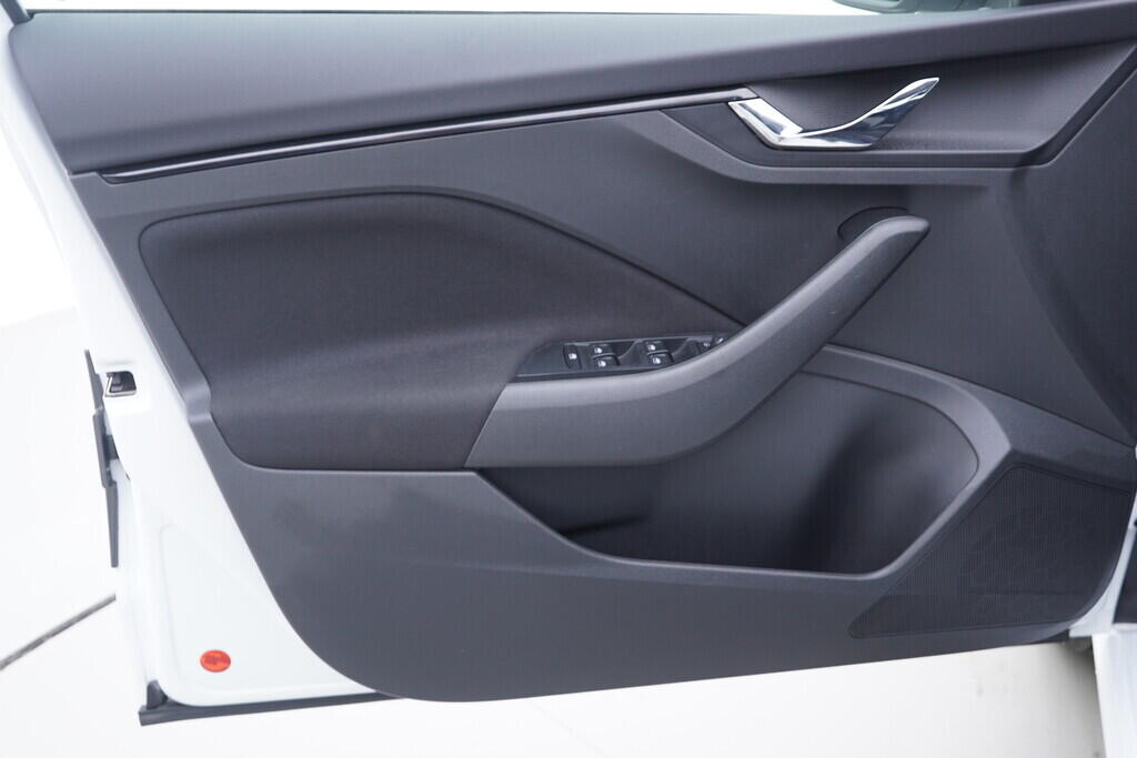 OV190V10399_19.webp_KAMIQ Selection 1.0 TSI 70 kW manuál, DPH