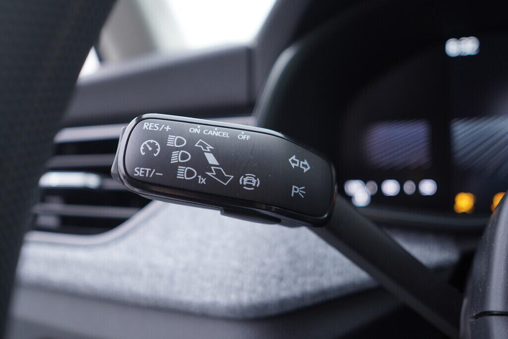 OV190V10399_23.webp_KAMIQ Selection 1.0 TSI 70 kW manuál, DPH