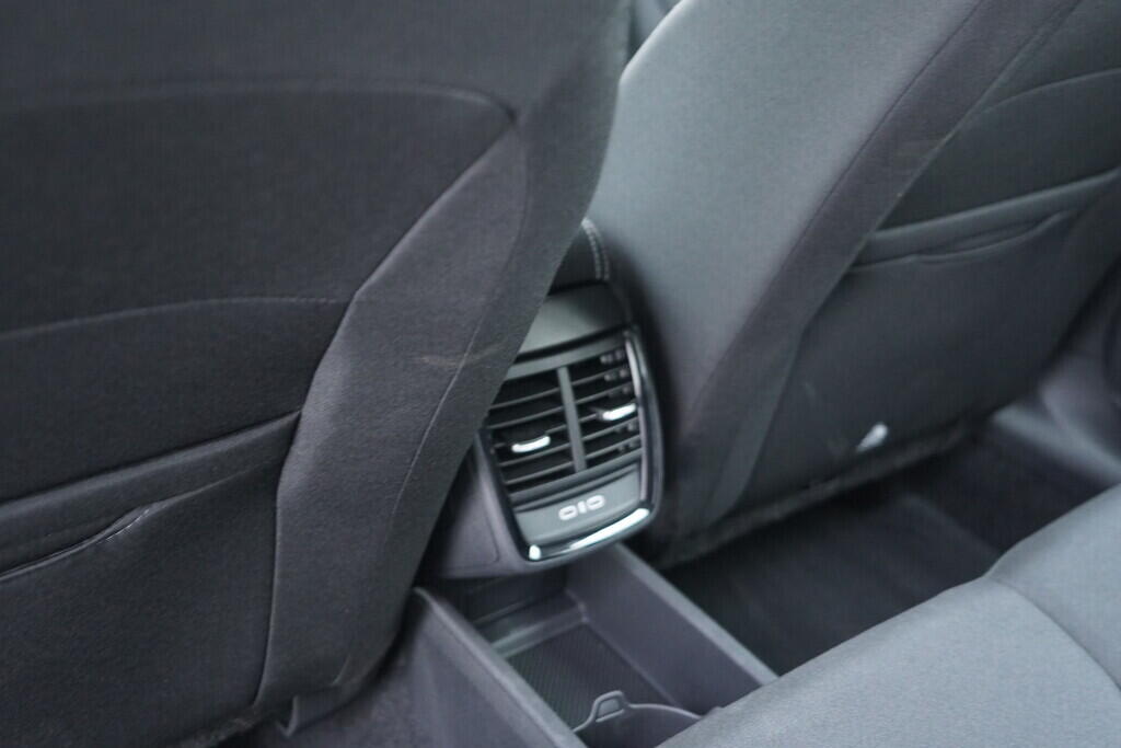 OV190V10399_34.webp_KAMIQ Selection 1.0 TSI 70 kW manuál, DPH