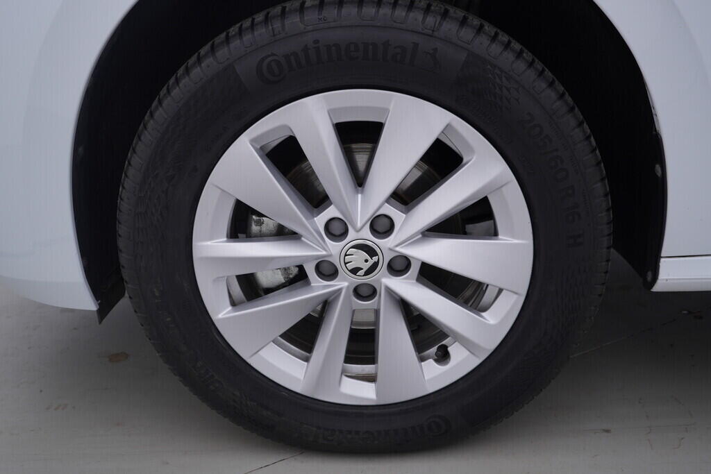 OV190V10399_40.webp_KAMIQ Selection 1.0 TSI 70 kW manuál, DPH