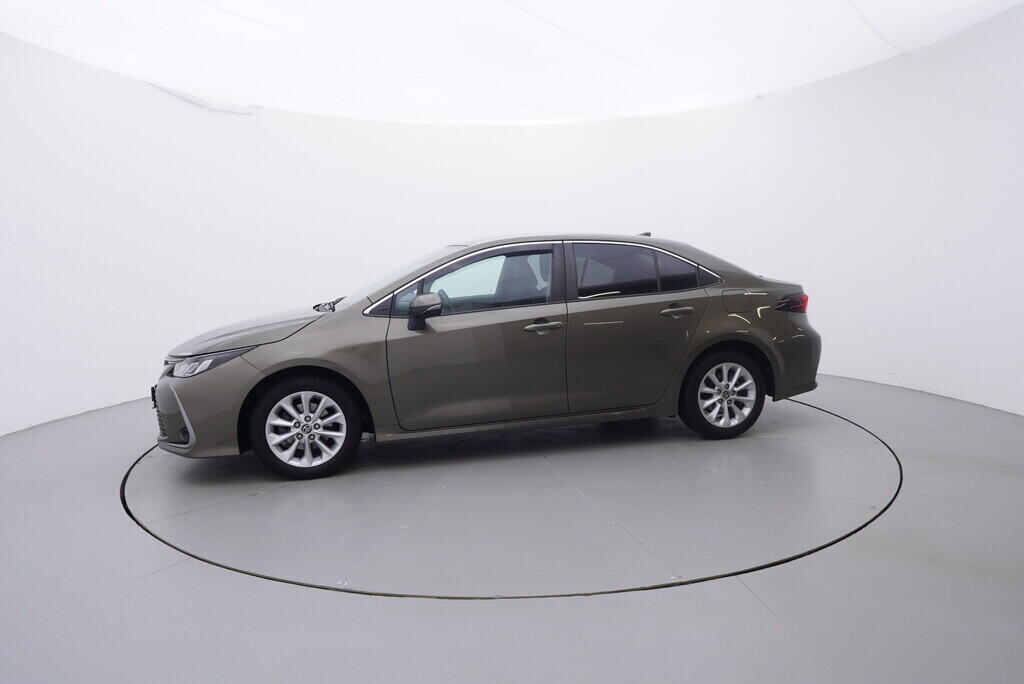 OV190V10404_11.webp_COROLLA  1.5 VVTi 92 kW manuál